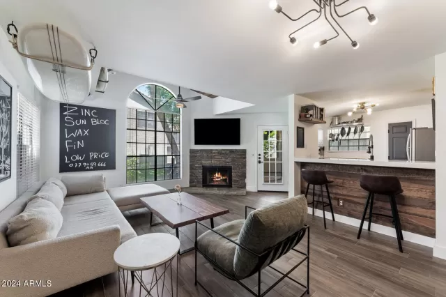 MLS: 6700173 Condo For Sale