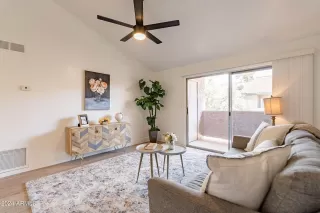 Photo #6: 6700234 Listing