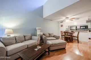 Photo #2: 6700359 Listing