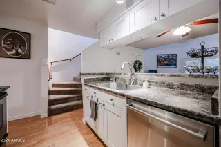 Photo #5: 6700359 Listing