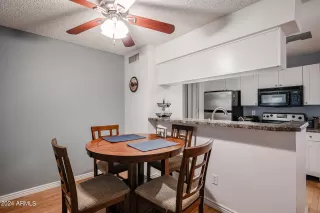 Photo #6: 6700359 Listing