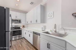 Photo #5: 6700426 Listing 