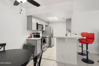 Photo #5: 6700516 Listing 