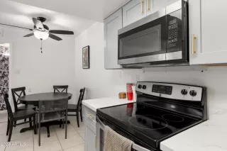 Photo #6: 6700516 Listing 