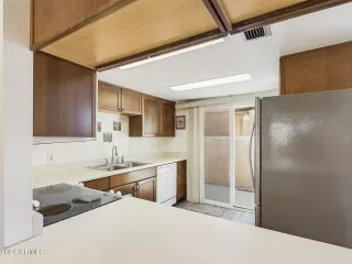 Photo #6: 6700656 Listing