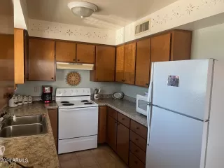 Photo #3: 6700677 Listing