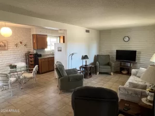 Photo #6: 6700677 Listing