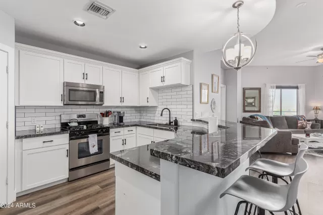 MLS: 6700683 Condo For Sale