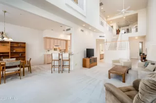 Photo #5: 6700865 Listing