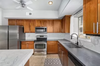 Photo #6: 6701181 Listing 