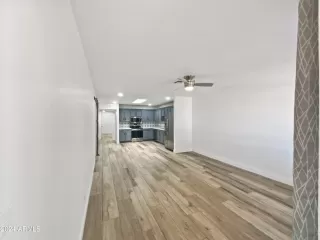 Photo #3: 6701347 Listing 