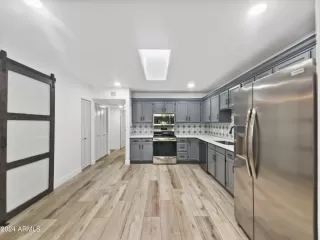 Photo #6: 6701347 Listing 