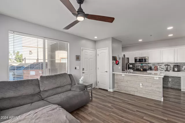 MLS: 6701492 Condo For Sale