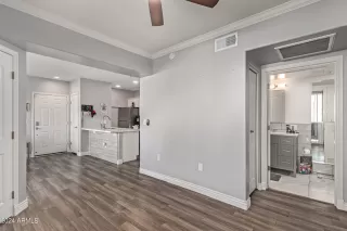 Photo #5: 6701492 Listing