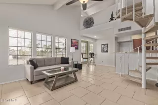 Photo #2: 6701532 Listing