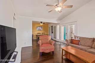 Photo #6: 6701767 Listing