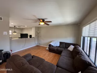 Photo #5: 6701860 Listing