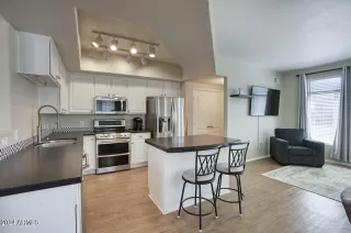 Photo #5: 6701939 Listing