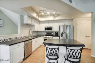 Photo #6: 6701939 Listing