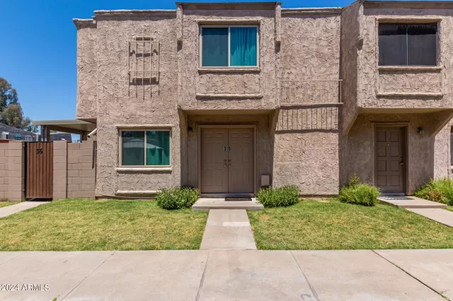 MLS: 6702038 Condo For Sale