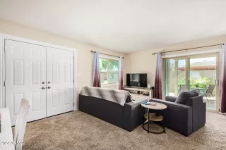 Photo #3: 6702038 Listing