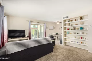 Photo #5: 6702038 Listing