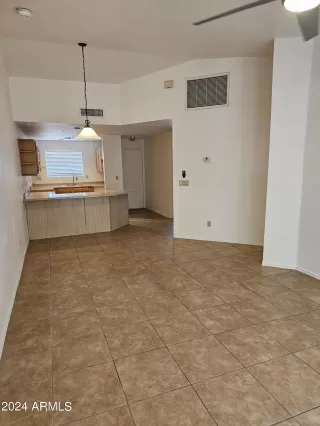 Photo #6: 6702151 Listing 