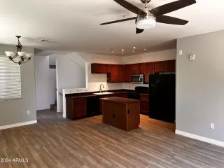 Photo #3: 6702308 Listing 