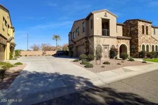 Photo #2: 6702697 Listing