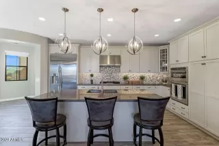 Photo #4: 6702697 Listing