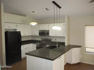 Photo #2: 6702851 Listing