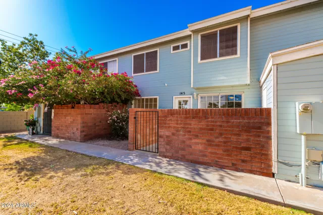 MLS: 6702892 Condo For Sale