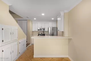 Photo #6: 6702892 Listing