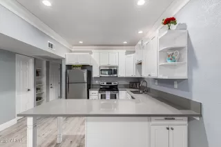 Photo #2: 6702928 Listing