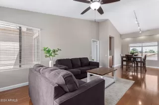 Photo #5: 6703044 Listing