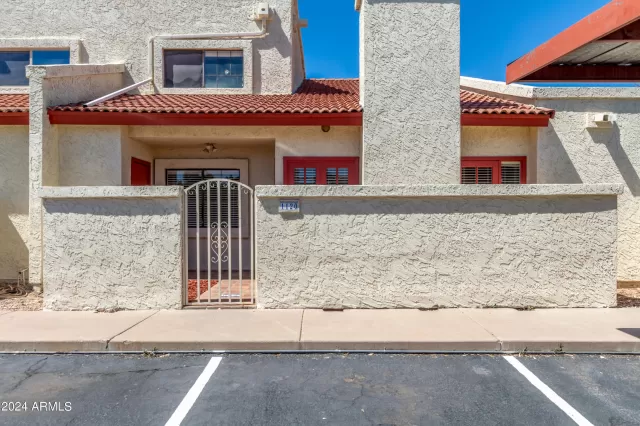 MLS: 6703157 Condo For Sale