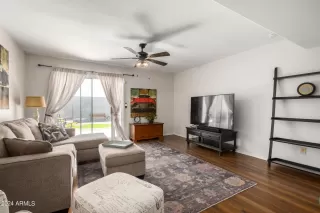 Photo #2: 6703193 Listing 