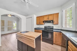 Photo #6: 6703216 Listing