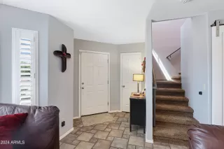 Photo #4: 6703426 Listing