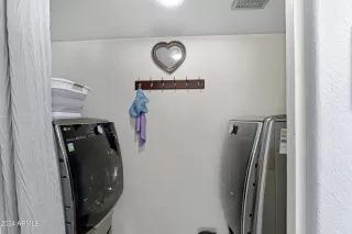 Photo #6: 6703426 Listing