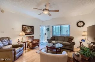 Photo #5: 6703551 Listing