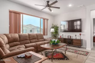 Photo #5: 6703591 Listing