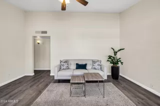 Photo #3: 6703626 Listing