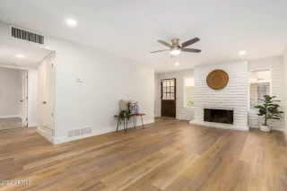 Photo #4: 6704156 Listing