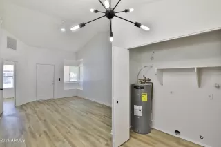 Photo #6: 6704204 Listing