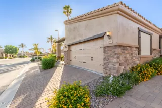 Photo #5: 6704309 Listing