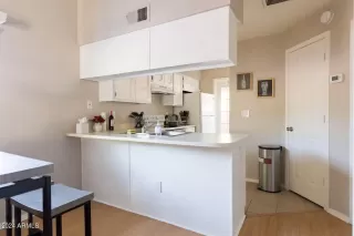 Photo #5: 6704359 Listing 