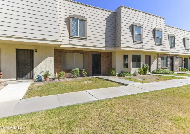 MLS: 6704447 Condo For Sale