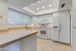 Photo #4: 6704447 Listing