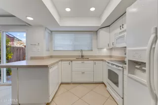 Photo #5: 6704447 Listing